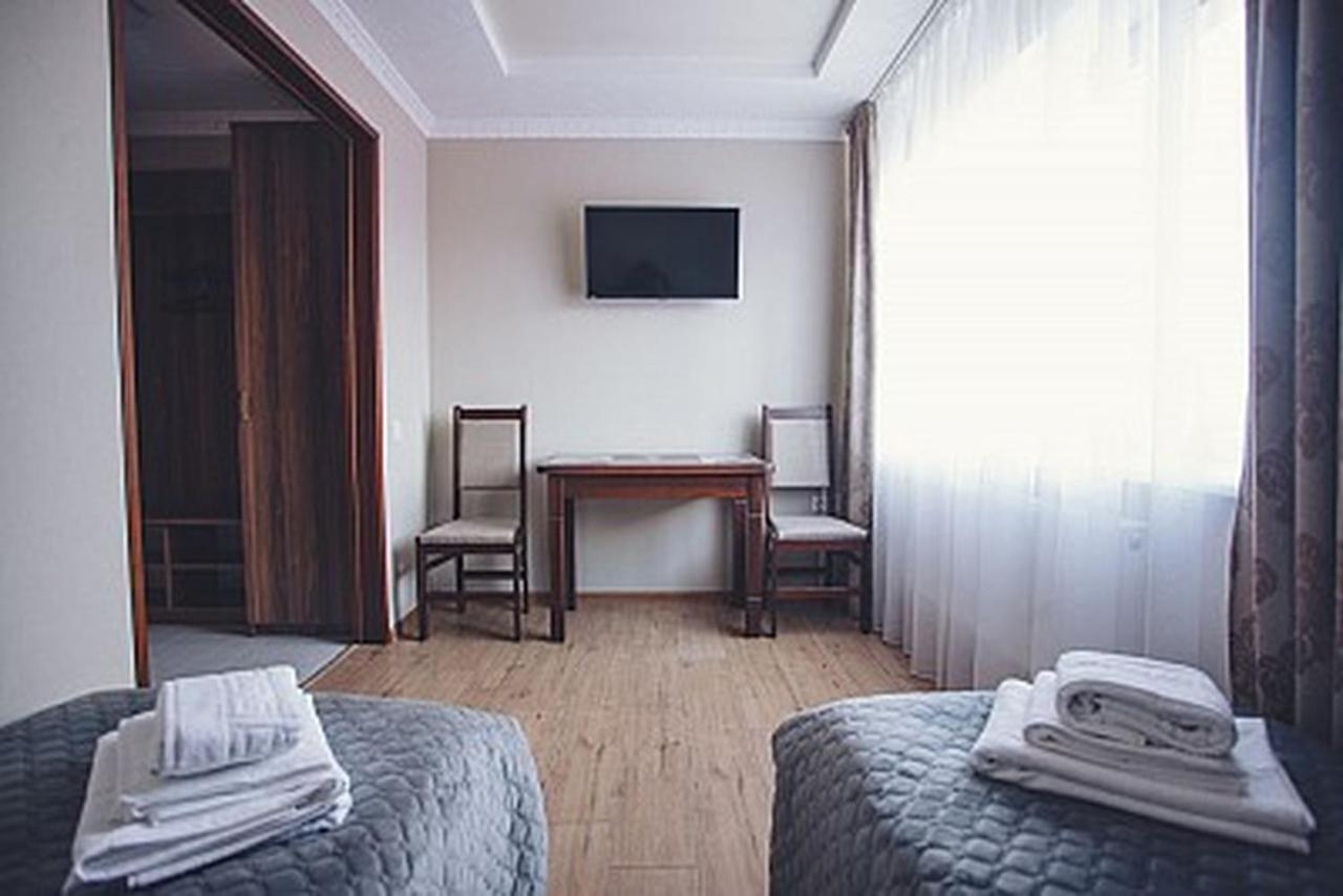 Готель Біля Фонтану Vinnitsya Dış mekan fotoğraf